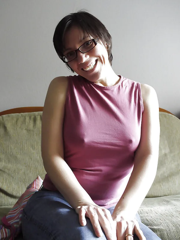 Portrait de Aminata, 44 ans, cheveux bruns